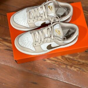 Wmns Dunk Low 'Gold Swoosh'